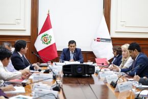 El presidente del Consejo de Ministros, Luis Enrique Arroyo Sánchez,  sostuvo una reunión de trabajo con los titulares del Ministerio de Economía,