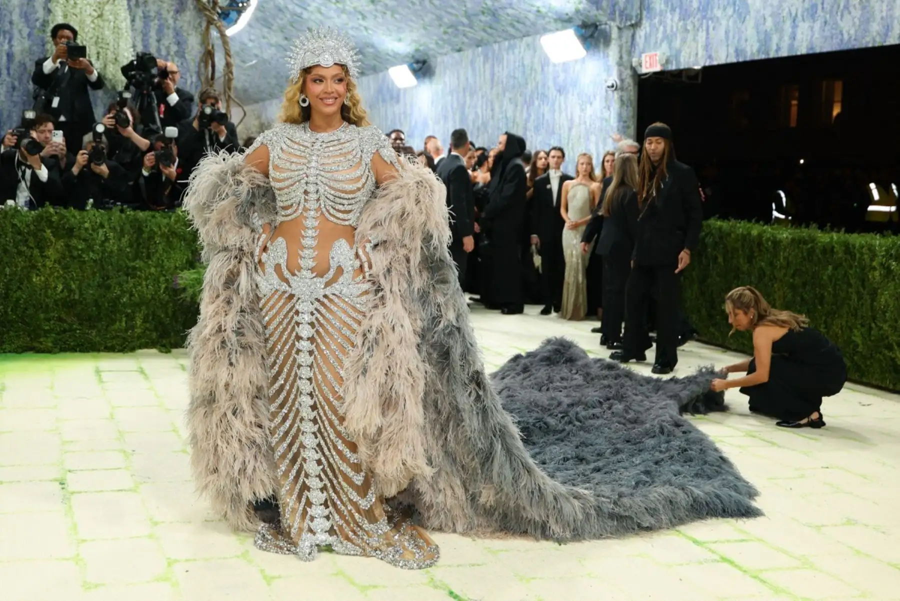 La cantante estadounidense Beyoncé llega a la Gala Met 2026, que celebra el "Arte del Vestuario", en el Museo Metropolitano de Arte de Nueva York. AFP