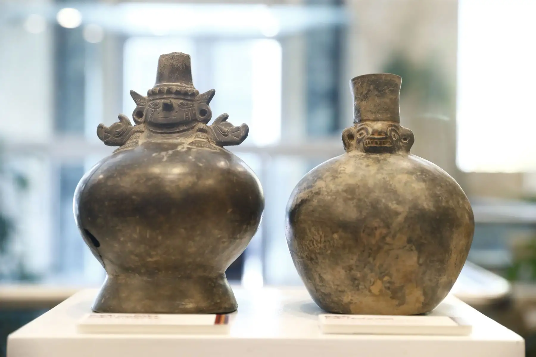 Desde la sede central del Ministerio de Relaciones Exteriores, en el Cercado de Lima, se inauguró la exhibición "El retorno compartido, Patrimonio Cultural peruano repatriado desde los Estados Unidos", que muestra diversos bienes culturales devueltos al Perú recientemente, algunos de ellos custodiados por la Universidad de Yale. Foto: ANDINA/Daniel Bracamonte