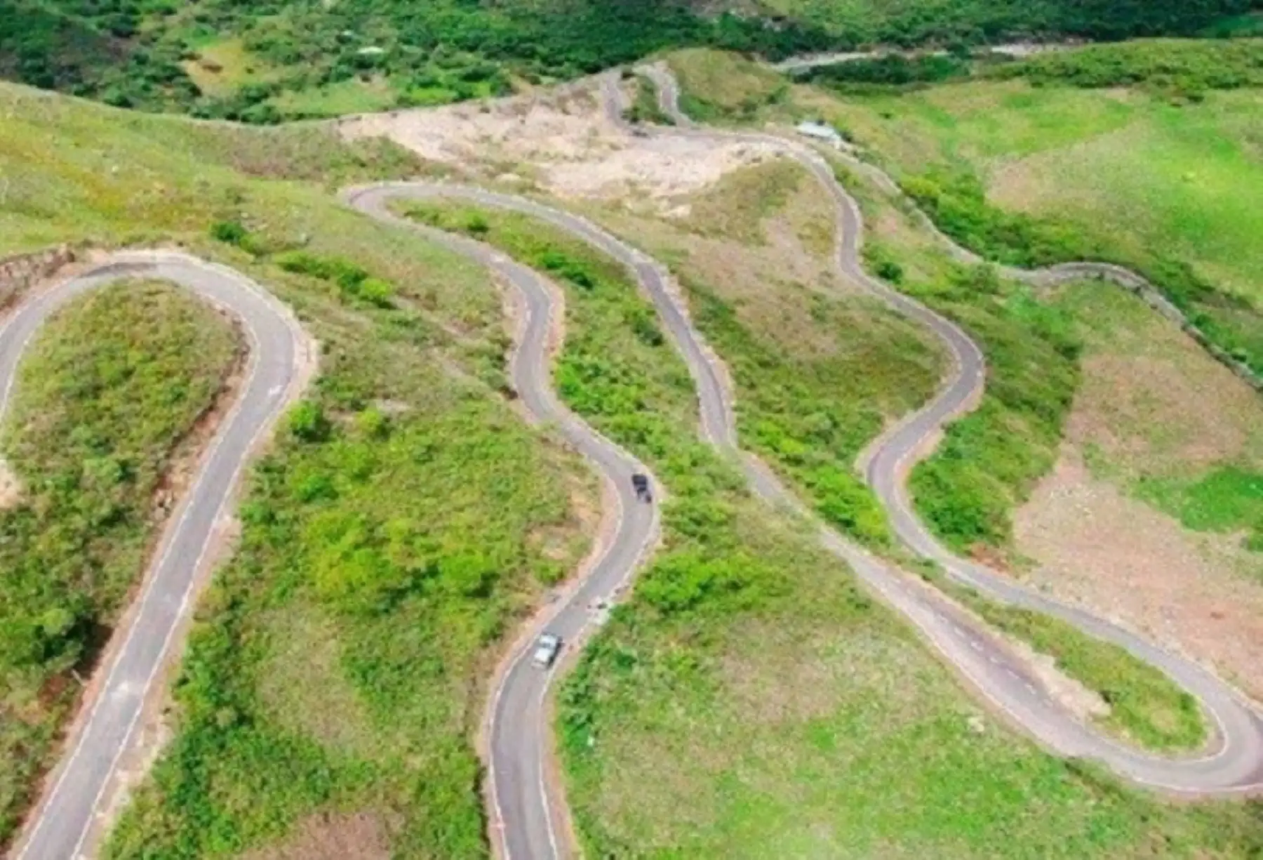 Mejoran más de 1700 kilómetros de carreteras departamentales de nueve regiones