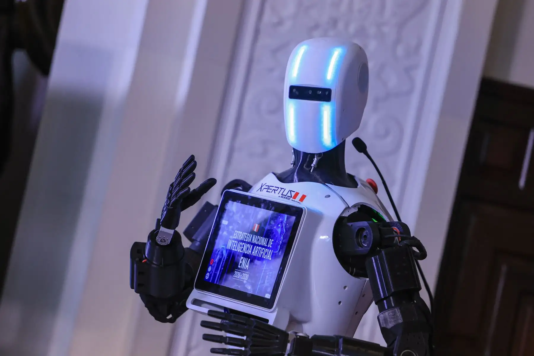 El presidente de la República del Perú, José María Balcázar, participó en la presentación de la Estrategia Nacional de Inteligencia Artificial (ENIA) 2026-2030. Este instrumento clave tiene el fin de orientar el desarrollo y la gobernanza de la IA en nuestro país, promoviendo un uso ético, seguro e inclusivo al servicio de todos los ciudadanos. Foto: Presidencia