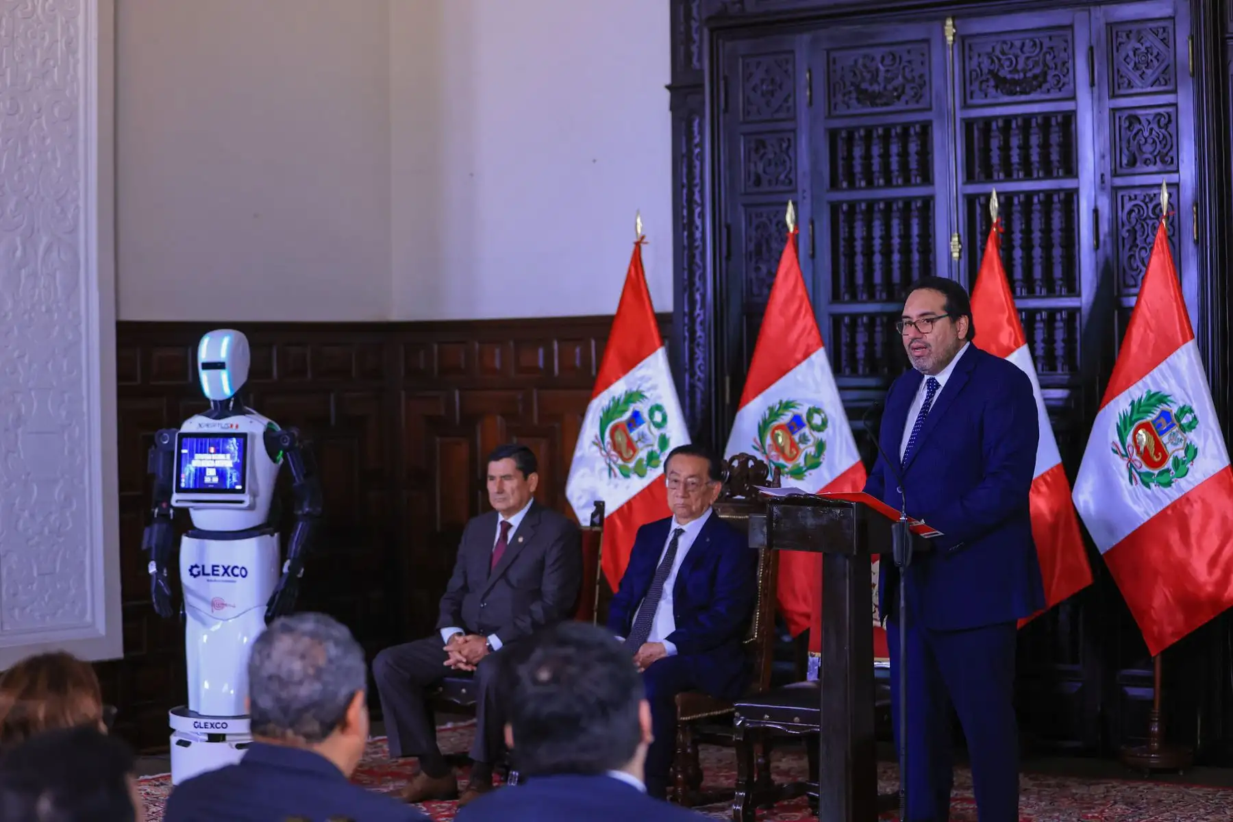 El presidente de la República del Perú, José María Balcázar, participó en la presentación de la Estrategia Nacional de Inteligencia Artificial (ENIA) 2026-2030. Este instrumento clave tiene el fin de orientar el desarrollo y la gobernanza de la IA en nuestro país, promoviendo un uso ético, seguro e inclusivo al servicio de todos los ciudadanos. Foto: Presidencia