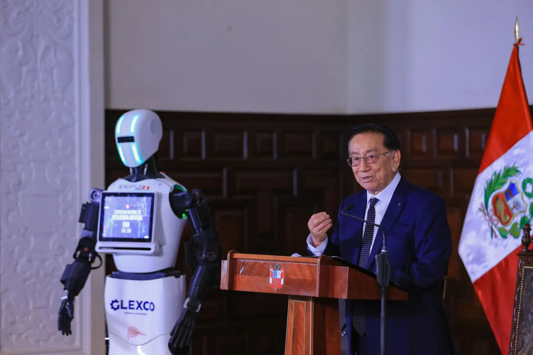 El presidente de la República del Perú, José María Balcázar, participó en la presentación de la Estrategia Nacional de Inteligencia Artificial (ENIA) 2026-2030. Este instrumento clave tiene el fin de orientar el desarrollo y la gobernanza de la IA en nuestro país, promoviendo un uso ético, seguro e inclusivo al servicio de todos los ciudadanos. Foto: Presidencia