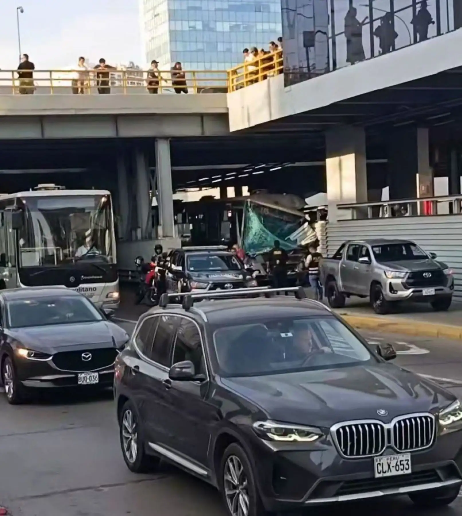 San Isidro: 18 heridos tras choque del Metropolitano en estación Andrés Reyes