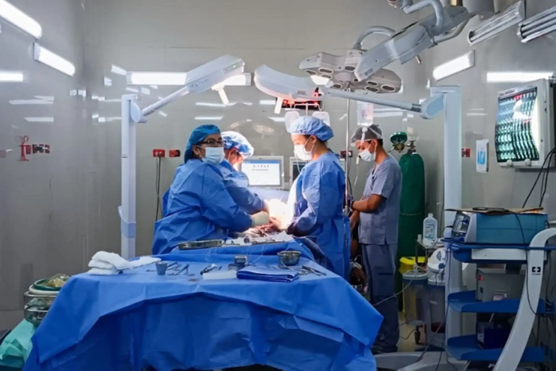 Compleja cirugía oncológica realizaron especialistas del hospital Goyeneche de Arequipa