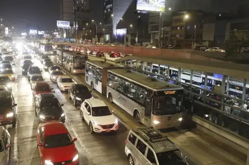 Bus Metropolitano accidente retirado de vía expresa y servicio restablecido