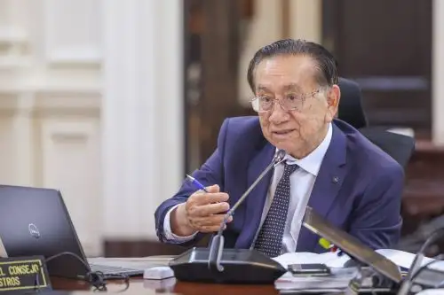 Madres del Perú reciben saludo del presidente José María Balcázar en su día