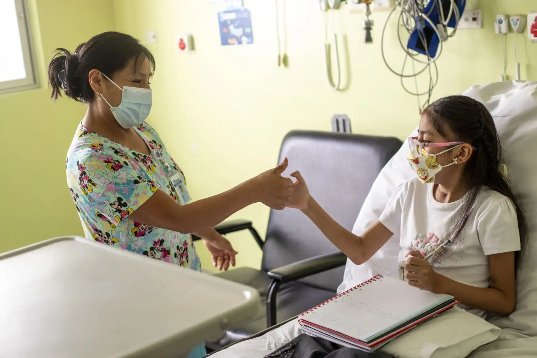 La menor, que nació con una cardiopatía congénita severa denominada "ventrículo único", superó un postoperatorio crítico donde permaneció diez días con el tórax abierto y tres meses bajo cuidados intensivos. Foto: ANDINA/Difusión
