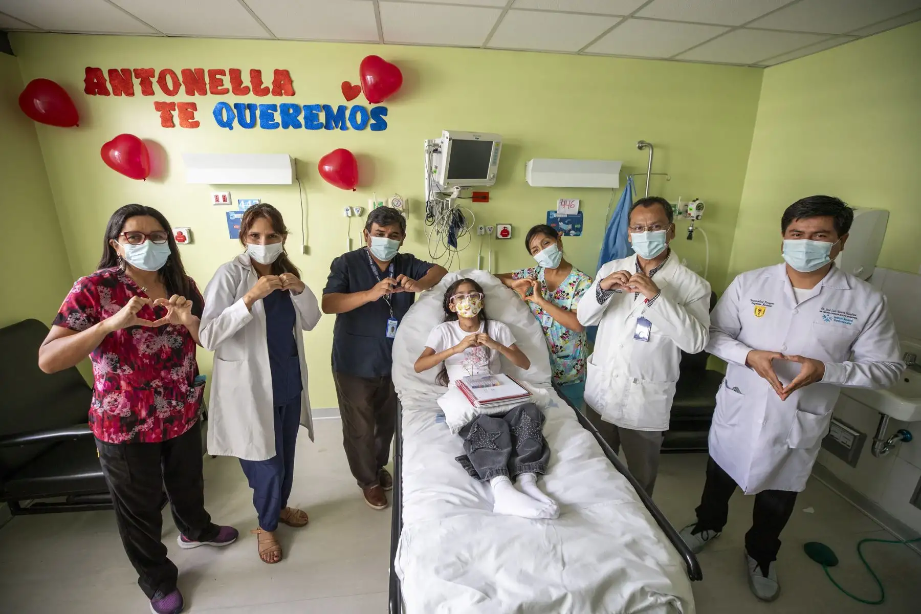 La batalla por su vida se intensificó en el postoperatorio inmediato. Pese a que la cirugía fue exitosa, su corazón se detuvo durante media hora. Foto: ANDINA/Difusión