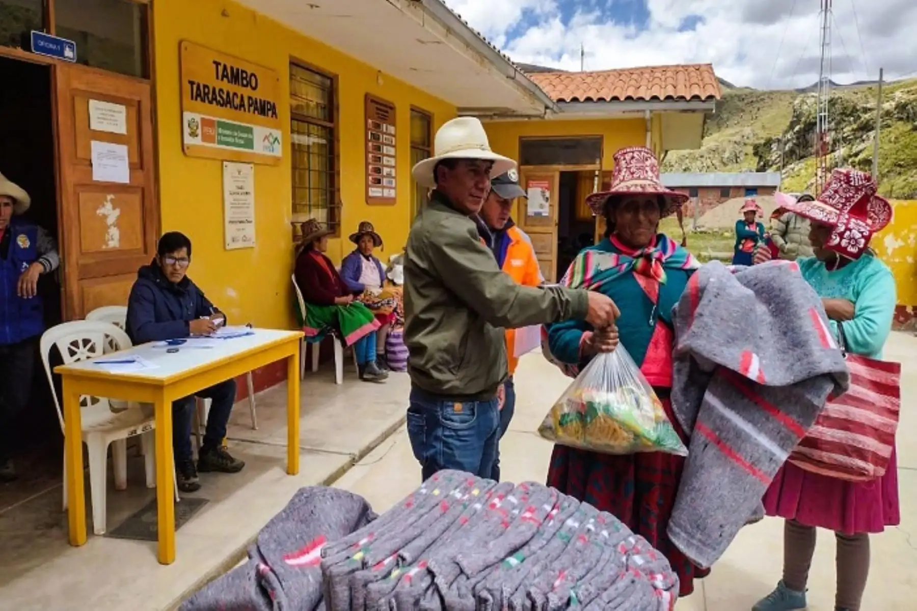 Más de 460 tambos del país se activan como centros de atención ante heladas y friaje