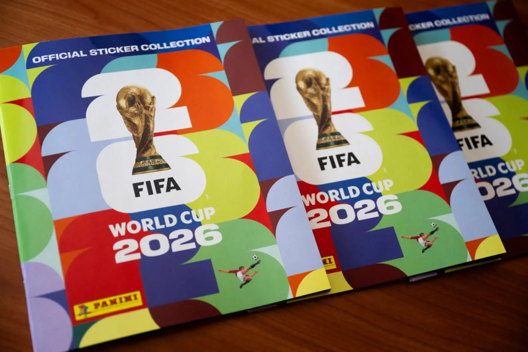La FIFA anunció el fin de su histórica asociación con la empresa italiana Panini, creadora de los tradicionales álbumes de cromos adhesivos del Mundial, tras firmar un acuerdo exclusivo y de largo plazo con la compañía estadounidense Fanatics para la producción de coleccionables físicos y digitales desde 2031. La última Copa del Mundo bajo la alianza con Panini será la edición de 2030, organizada por Marruecos, Portugal y España. Foto: AFP