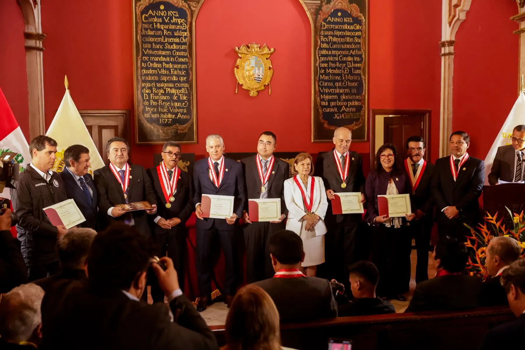La ceremonia de reconocimiento reunió a representantes de diversas instituciones y personalidades distinguidas por la Universidad Nacional Mayor de San Marcos en la Capilla Virgen de Loreto del Centro Cultural de la Decana de América. Foto: ANDINA/Luis Iparraguirre.