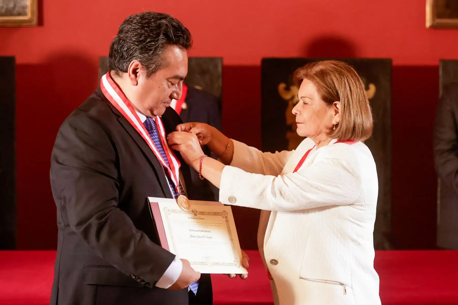 La rectora de la Universidad Nacional Mayor de San Marcos, Jeri Ramón Ruffner, participó en la entrega del reconocimiento otorgado al Diario Oficial El Peruano como una de las “Instituciones Emblemáticas”. Foto: ANDINA/Luis Iparraguirre.