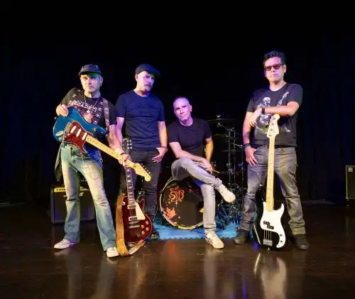 El Syd, la emblemática banda peruana de rock y hard rock en concierto en el Británico Cultural.