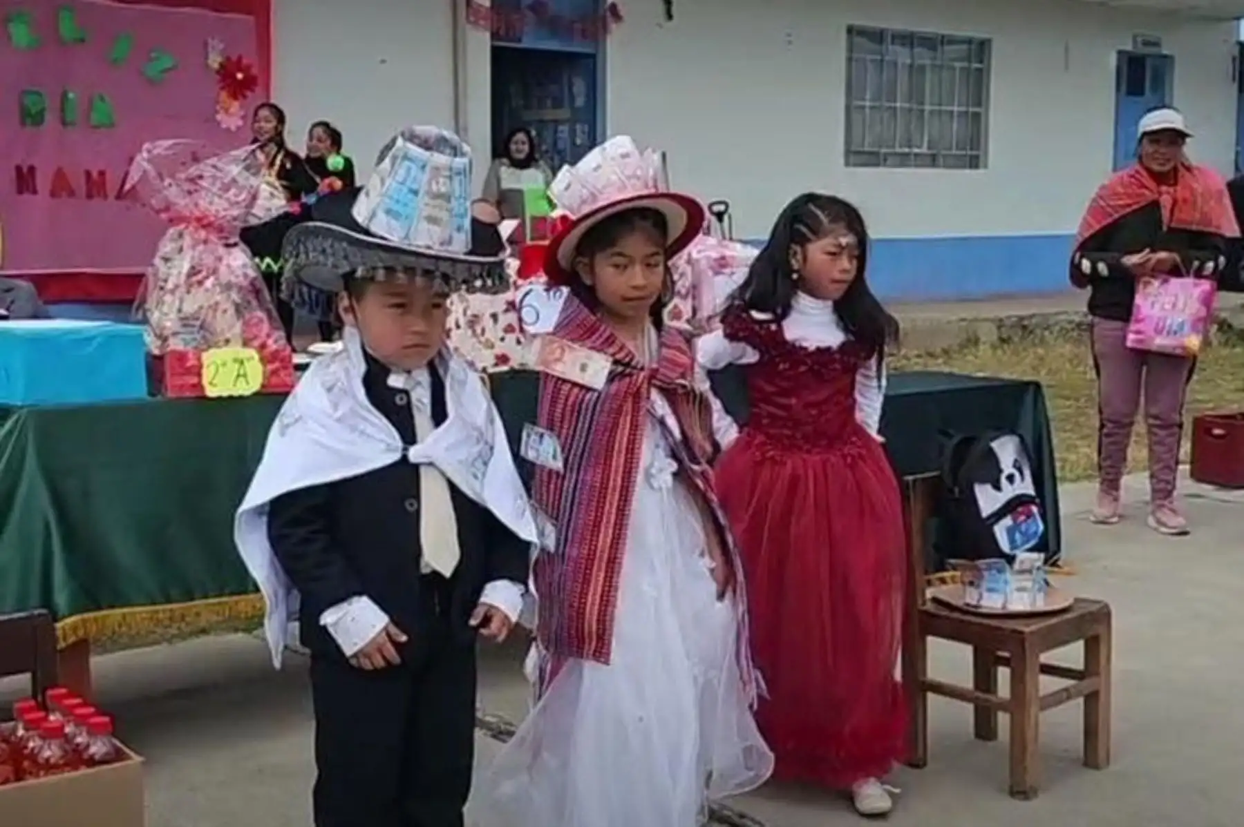 Pasco: homenajes por Día de la Madre con folclor, poesía y actos artísticos escolares