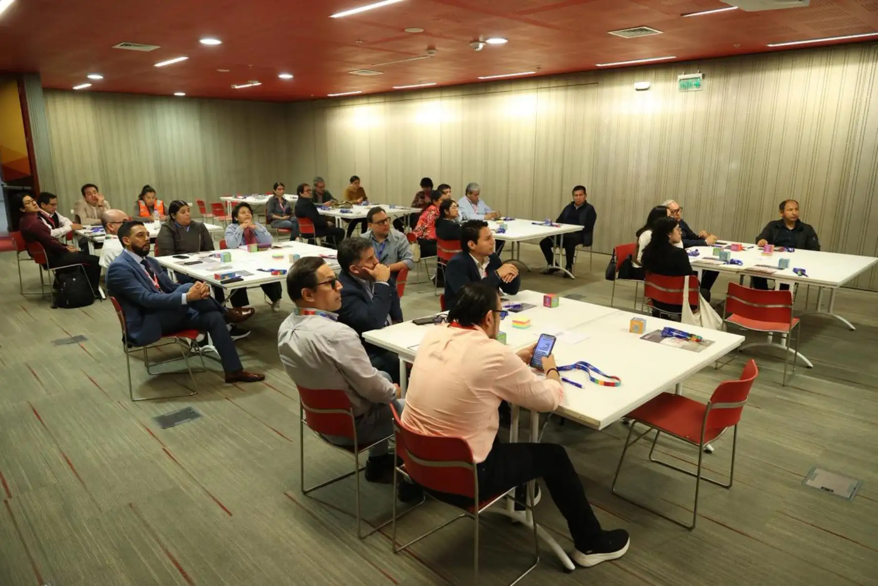 Ministerio de Vivienda impulsa red de innovación para mejorar servicios públicos