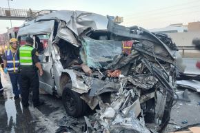 VES: dos fallecidos y varios heridos deja accidente de tránsito en la Panamericana Sur.  Foto: Cortesía/César García