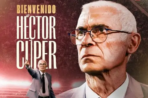 Universitario confirma a Héctor Cúper como su nuevo entrenador argentino
