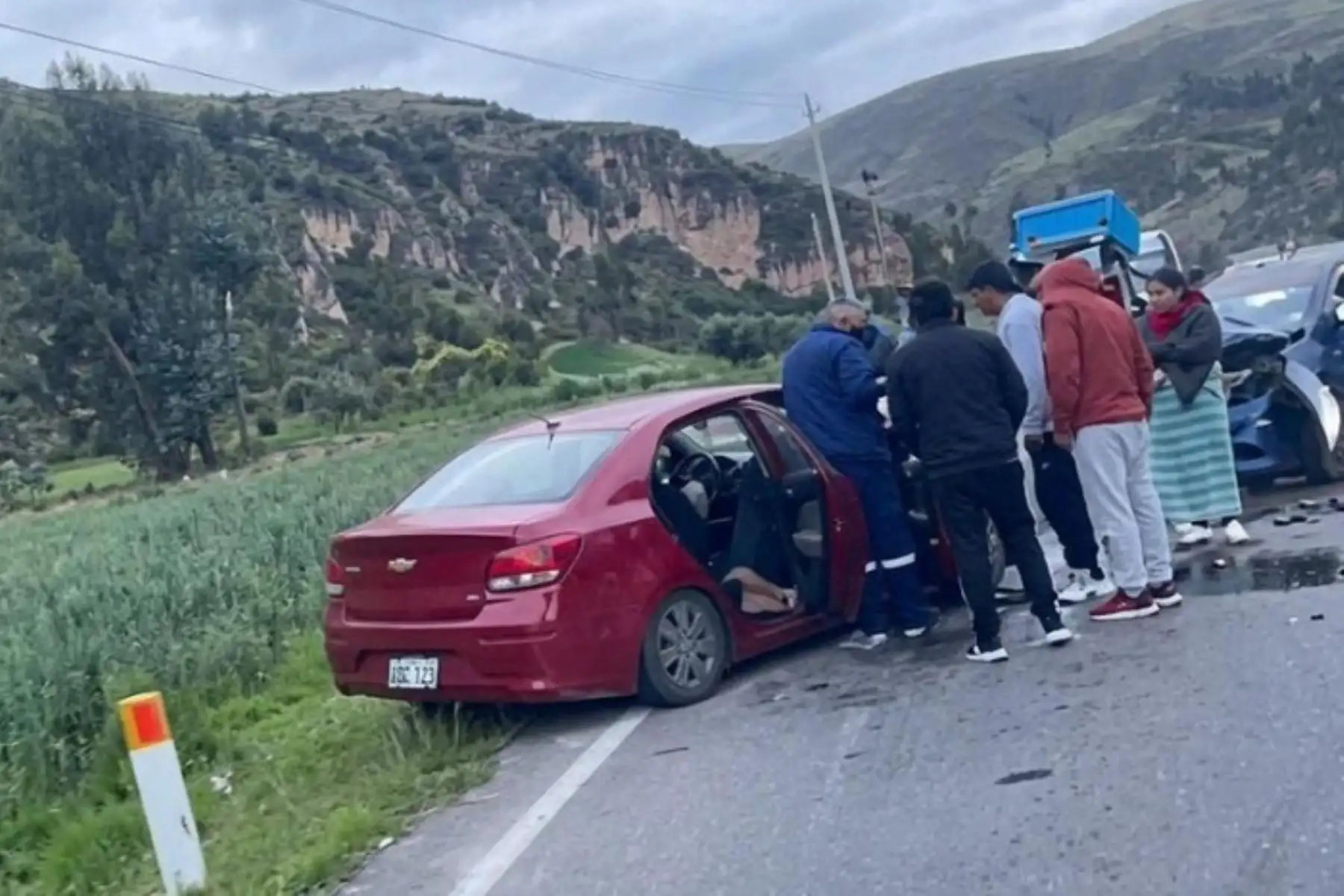 Carretera Central: choque entre dos vehículos dejó un fallecido y varios heridos