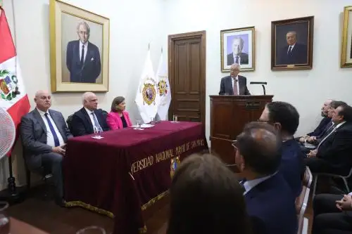UNMSM conmemora su 475 aniversario con conferencia sobre el Bicentenario del Congreso Anfictiónico de Panamá