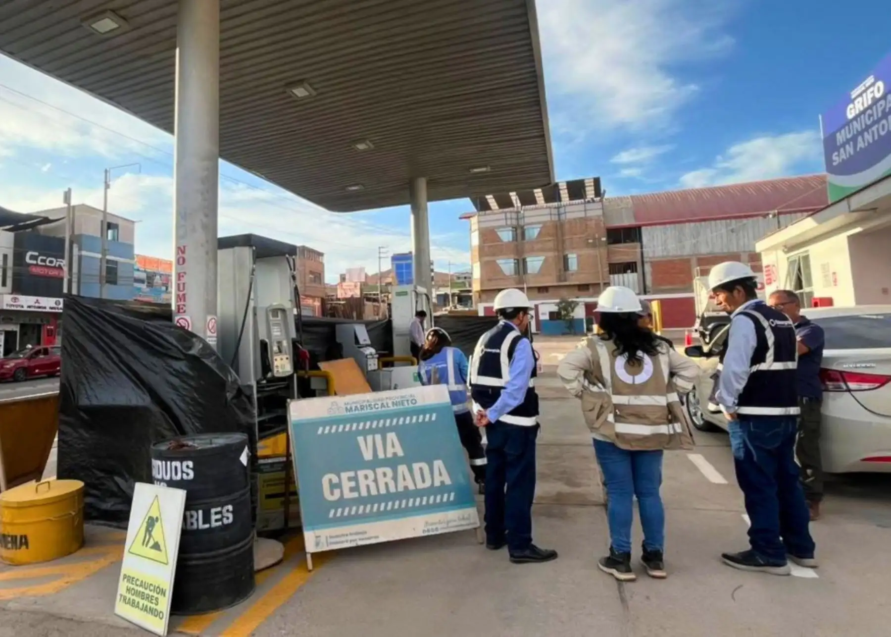 OEFA verifica la limpieza de áreas afectadas tras fuga de combustible en grifo de Moquegua