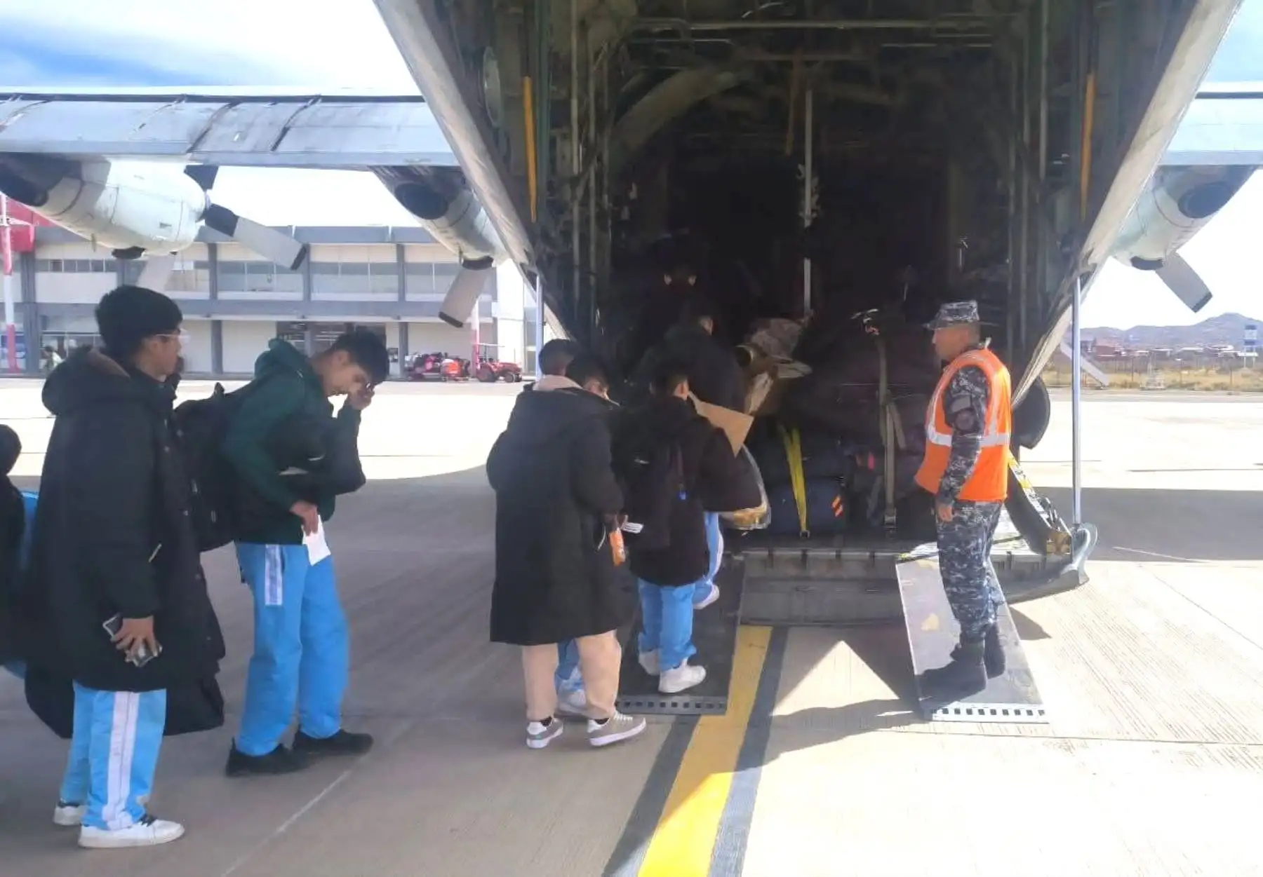 Escolares de Arequipa, Cusco y Puno ya están en casa tras estar 5 días varados en Bolivia