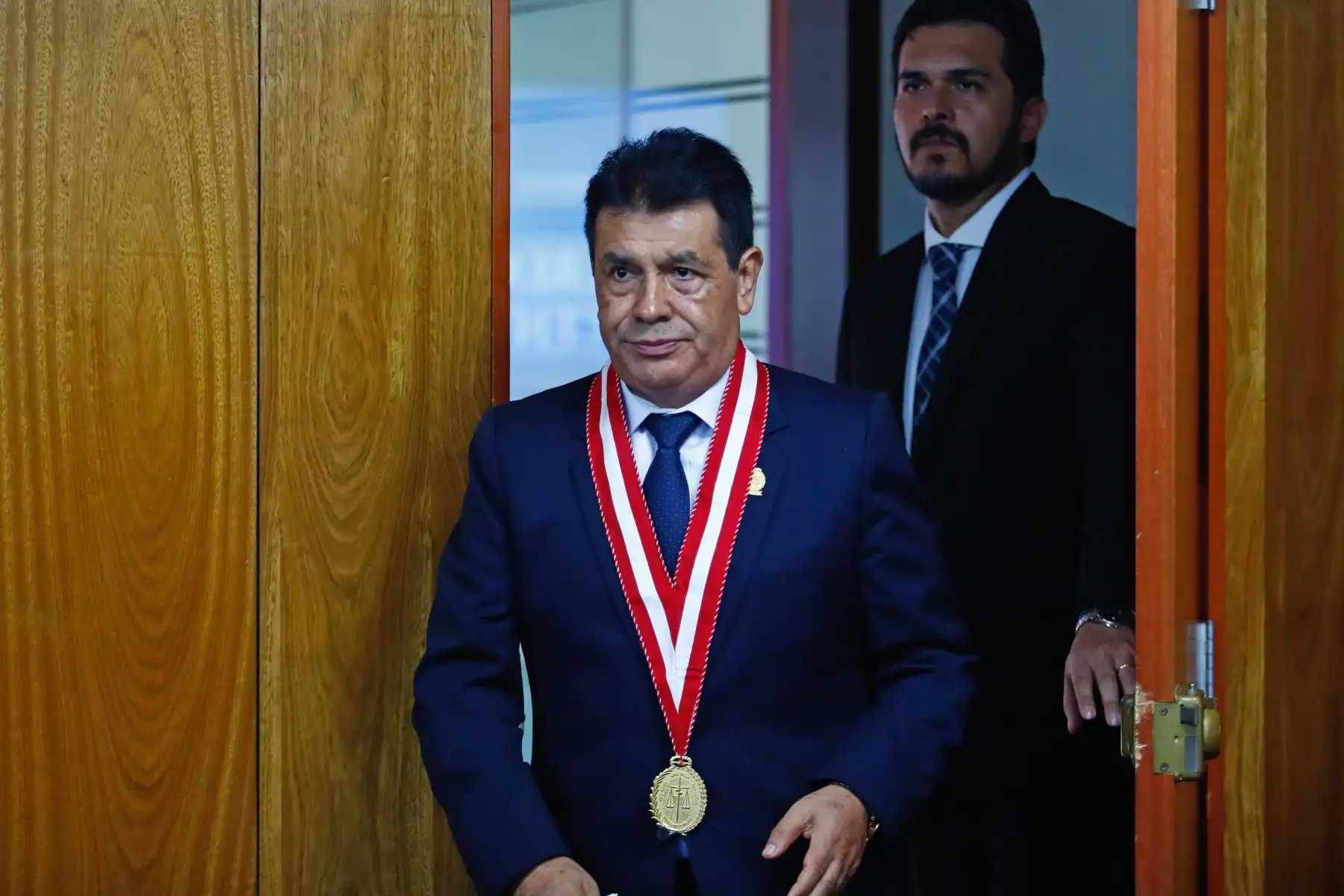 El Fiscal de la Nación, Tomás Gálvez, brindó una conferencia de prensa tras culminar la ceremonia oficial de conmemoración del 45 aniversario del Ministerio Público en su sede central de la Av. Abancay, en el Cercado de Lima, el martes 12 de mayo de 2026. Foto: ANDINA/Daniel Bracamonte