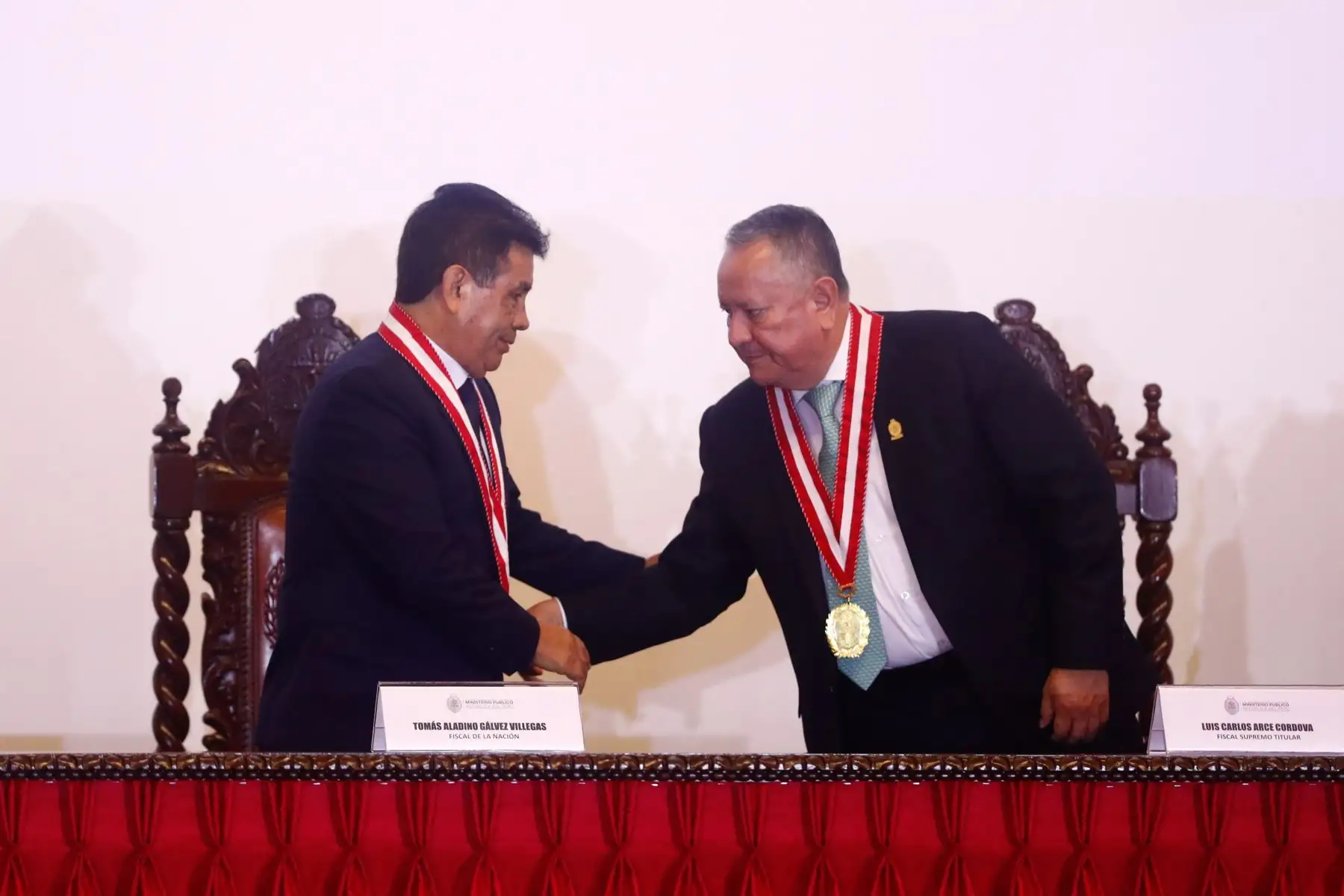 Hoy martes 12 de mayo de 2026 se realizó la ceremonia oficial para conmemorar el 45 aniversario del Ministerio Público en su sede central de la Av. Abancay, en el Cercado de Lima, que fue presidida por el Fiscal de la Nación, Tomás Gálvez, acompañado de importantes autoridades. Foto: ANDINA/Daniel Bracamonte