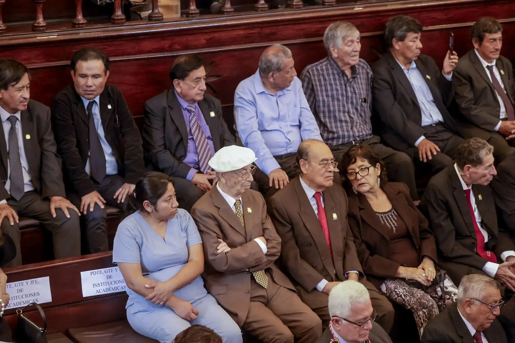 La UNMSM realizó una sesión solemne por su 475° aniversario. La ceremonia estuvo liderada por la rectora, doctora Jeri Gloria Ramón Ruffner de Vega, junto al vicerrector académico de pregrado, doctor Carlos Francisco Cabrera Carranza; el vicerrector de Investigación y Posgrado, doctor José Segundo Niño Montero; y el doctor Luis Fernando Pérez Vargas, presidente de la Comisión de las Actividades Conmemorativas por el 475.º aniversario de la UNMSM. Foto: ANDINA/Luis Iparraguirre