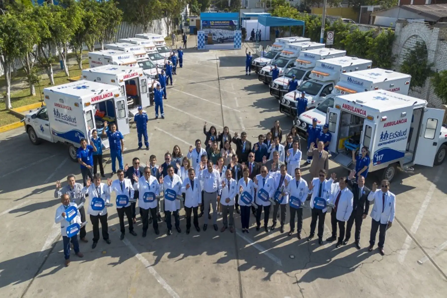 MTPE y EsSalud renuevan atención de emergencias con 108 nuevas ambulancias para el país