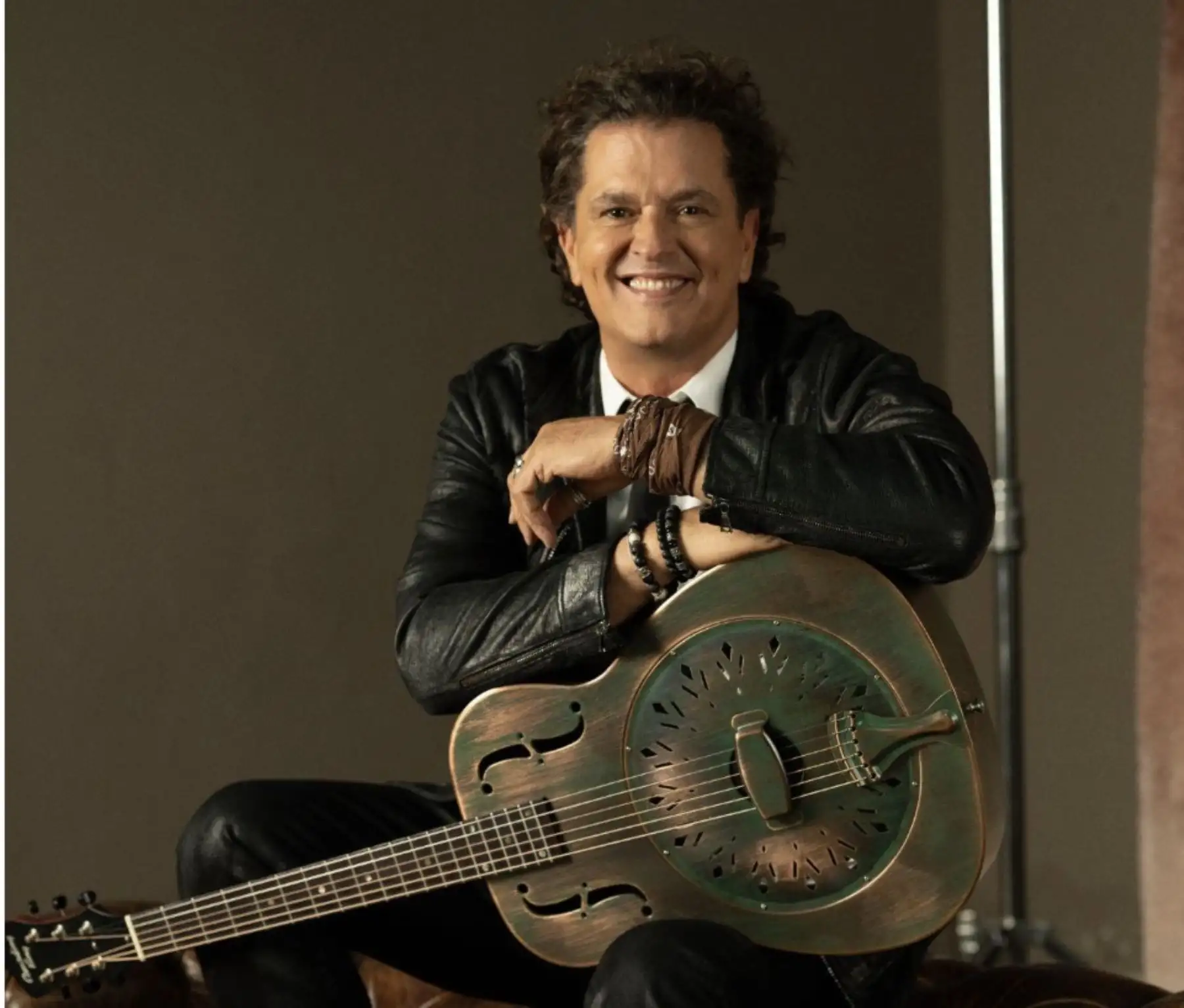 Carlos Vives presenta El último disco Vol. 1