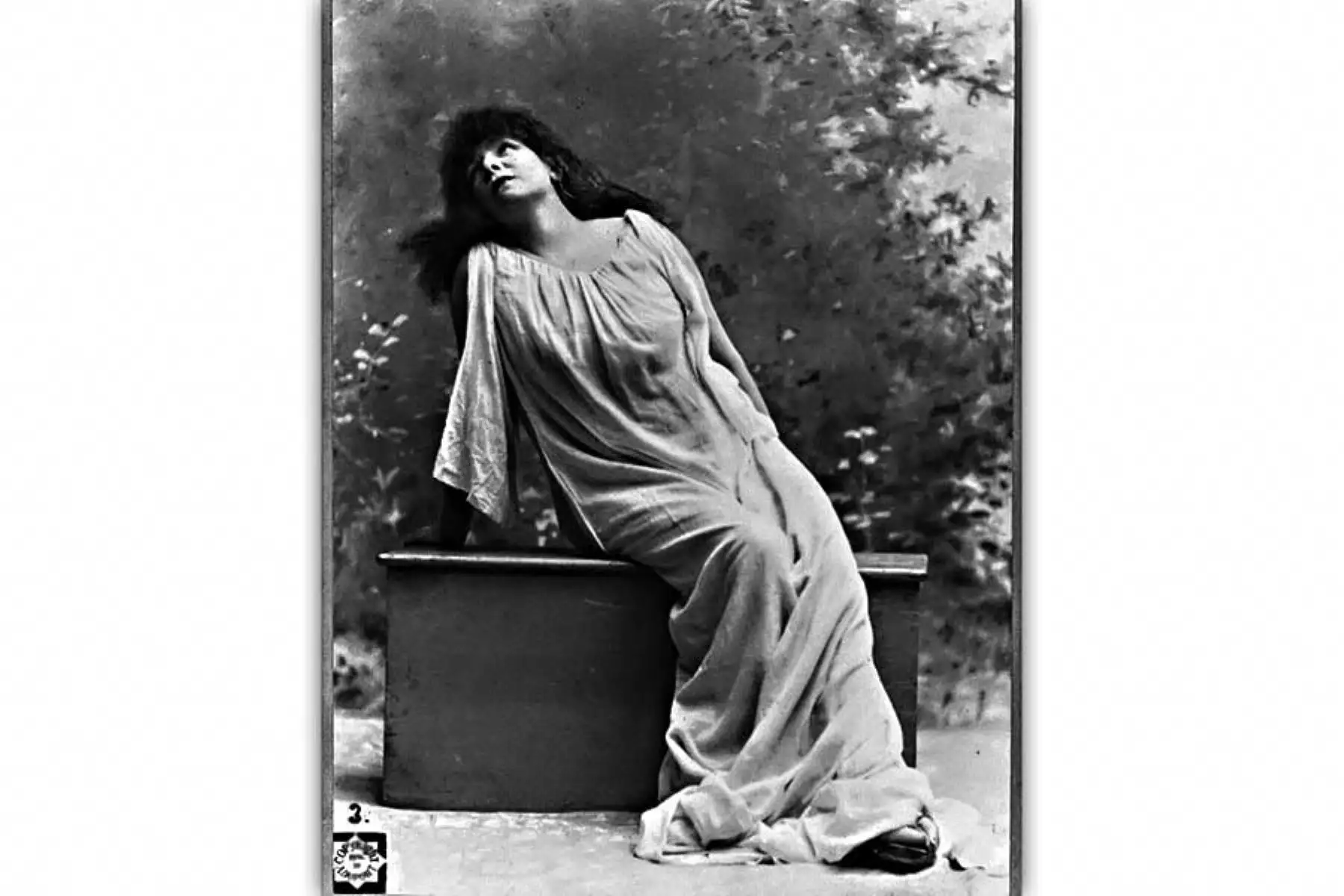 Actriz Sarah Bernhardt es considerada la primera en realizar giras mundiales. 