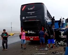 Un número indeterminado de heridos dejó esta madrugada un choque múltiple cerca del óvalo El Milagro, en la provincia de Trujillo. ANDINA/Difusión