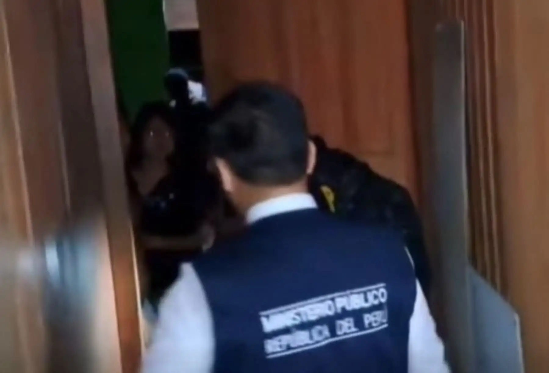 Fiscalía y Policía Nacional allanan vivienda de hermana de congresista Francis Paredes