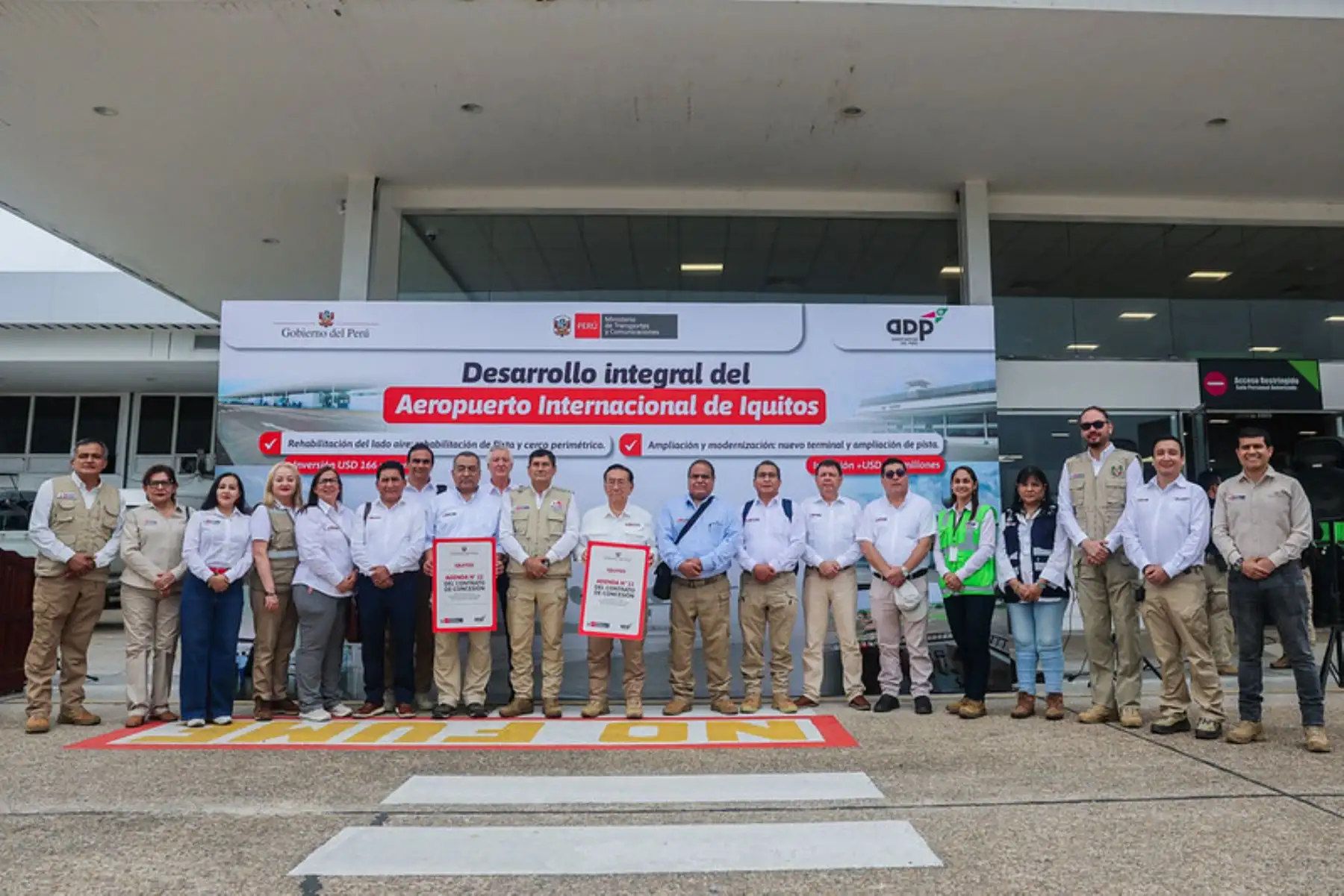 El presidente de la república, José María Balcázar, supervisa la operatividad del servicio aeroportuario mediante la modernización del Aeropuerto Francisco Secada Vignetta de Iquitos. Foto: ANDINA/ Prensa Presidencia