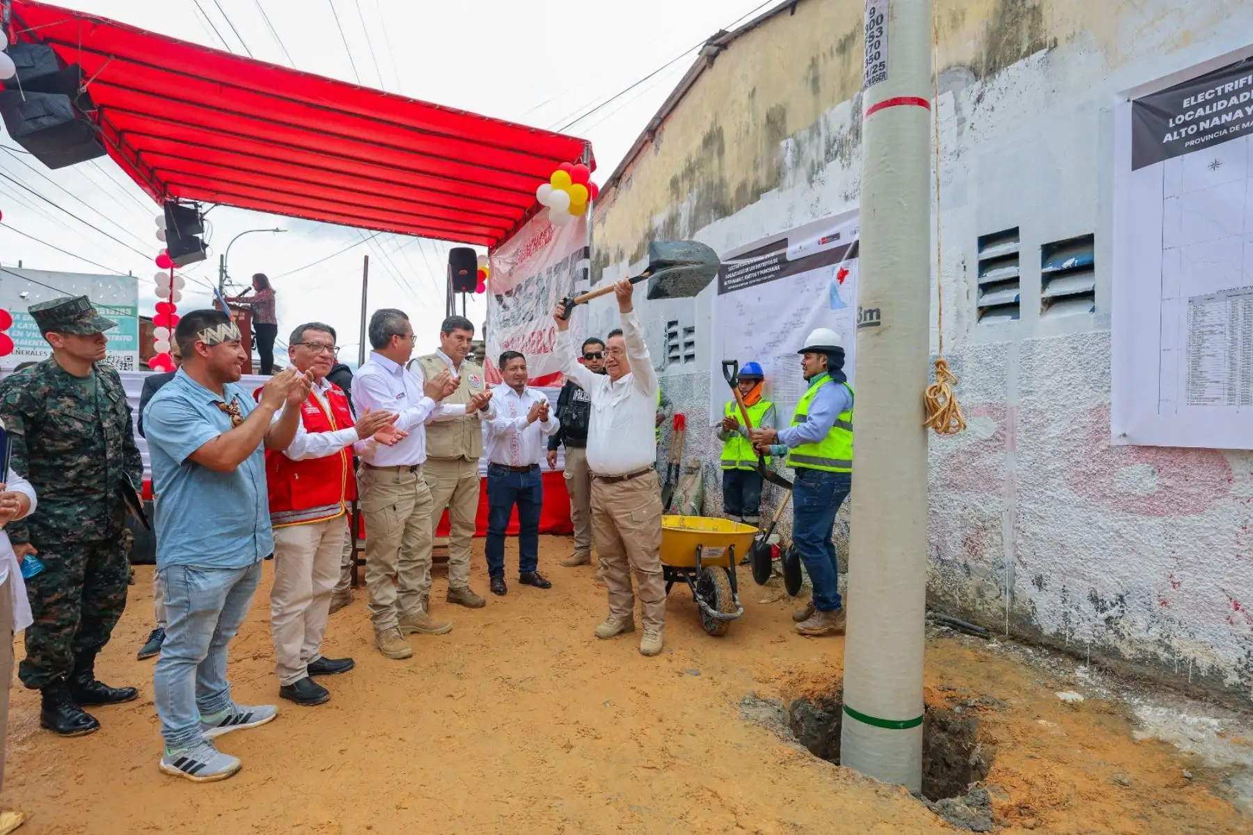 El presidente de la república, José María Balcázar, anunció que el financiamiento para los proyectos de electrificación está garantizado, con lo cual se impulsará el desarrollo en miles de localidades del país y en beneficio de su población. Foto: ANDINA/ Prensa Presidencia