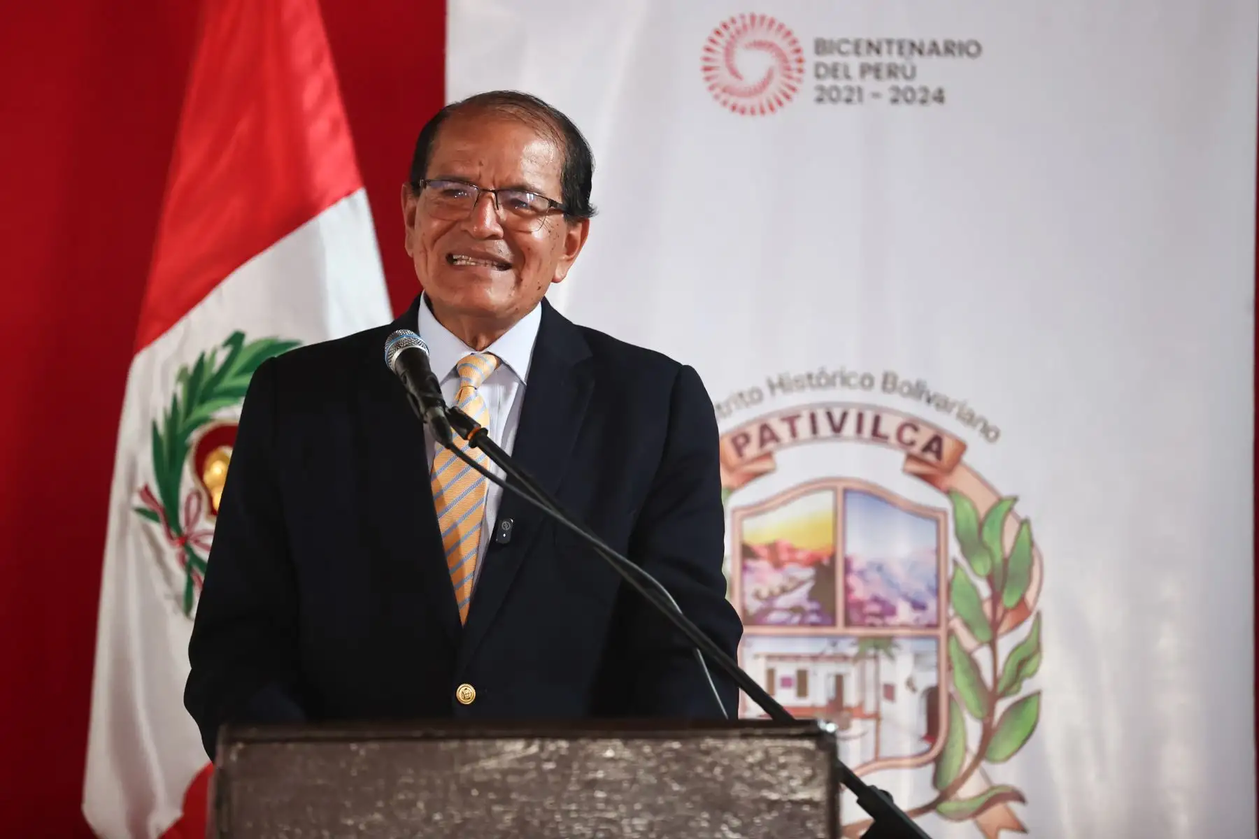 Conmemorando los 200 años del primer ejemplar del Diario Oficial El Peruano, la Municipalidad de Pativilca organizó una conferencia magistral en la sede de su biblioteca municipal, donde participaron el embajador Oscar Maurtua, el historiador Raúl Chanamé, el general Juan Urbano, y el alcalde Carlos Rivera, entre otros.

Foto: ANDINA/ Juan Carlos Guzmán Negrini