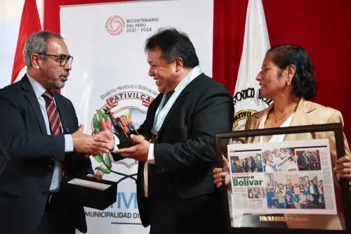 Conmemorando los 200 años del primer ejemplar del Diario Oficial El Peruano, Ricardo Montero, gerente de Publicaciones Oficiales, participó de la conferencia magistral organizada por la Municipalidad de Pativilca en la sede de su biblioteca municipal.Foto: ANDINA/ Juan Carlos Guzmán Negrini