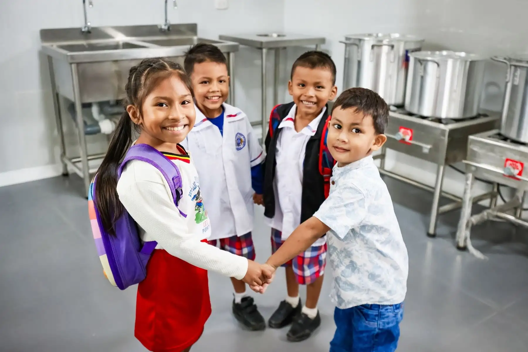 Loreto: inauguran cocinas y almacenes de alimentos en colegio de Punchana