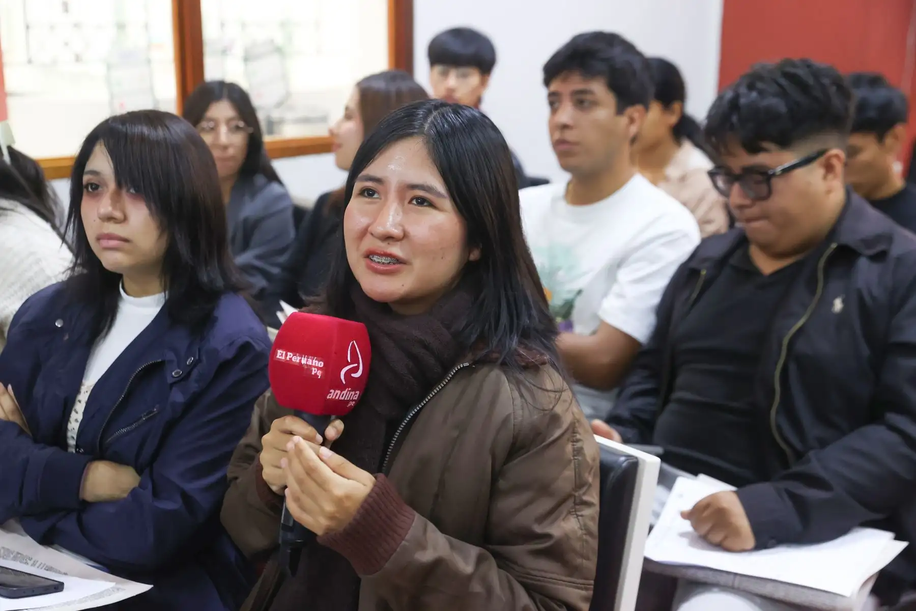 Estudiantes de V ciclo de Ciencias de la Comunicación de la Universidad Peruana Unión, visitaron hoy miércoles 13 de mayo de 2026 las instalaciones de Editora Perú para participar de la experiencia "Vive Andina" con destacados periodistas de la Agencia de Noticias Andina. Además, conocieron el Museo Gráfico de El Peruano. Foto: ANDINA/Melina Mejía