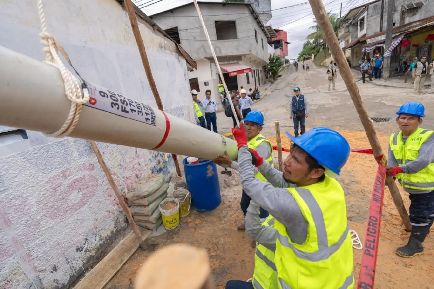 Loreto: Minem inicia obra de electrificación rural que beneficiará a más de 8 mil personas