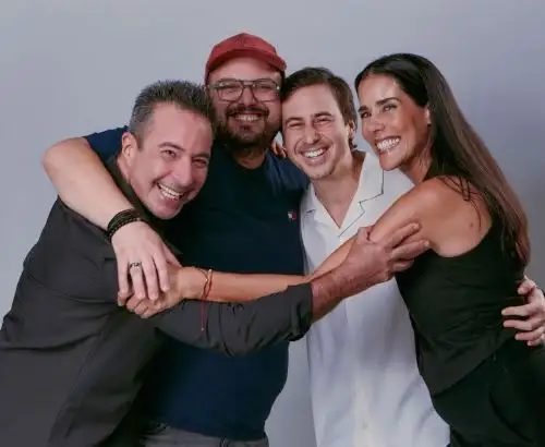 "Flores en las nubes": comedia reúne a Carlos Carlín y Gianella Neyra.