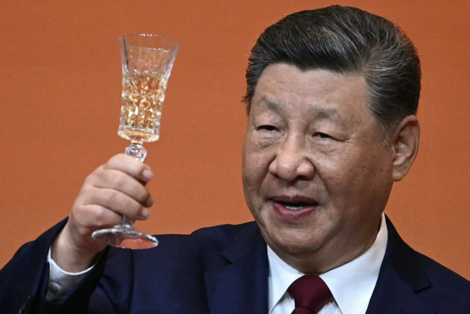 El presidente de China, Xi Jinping, brinda durante un banquete de estado en honor del presidente de Estados Unidos, Donald Trump, en el Gran Salón del Pueblo en Pekín. Foto: AFP