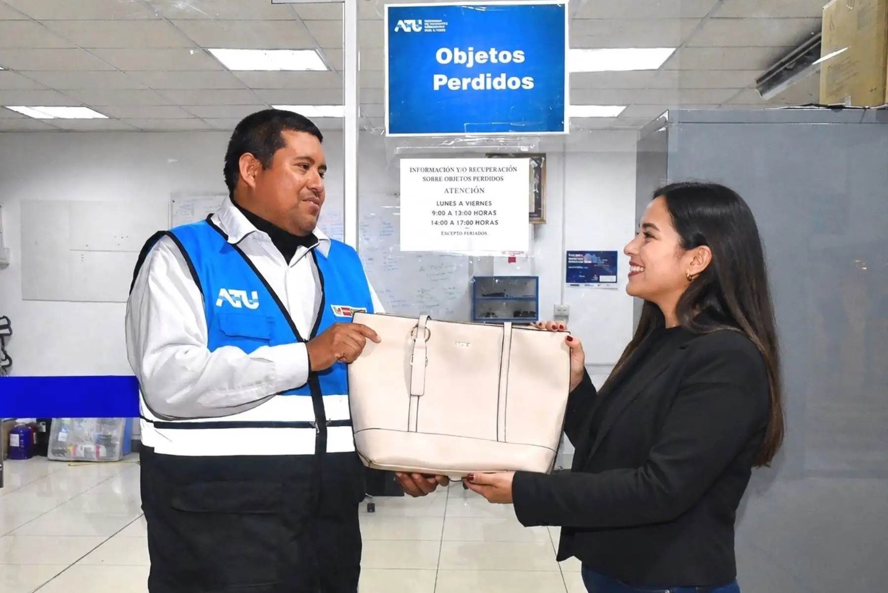 Metropolitano: ¿Olvidaste un objeto en un bus o estación? Conoce cómo recuperarlo