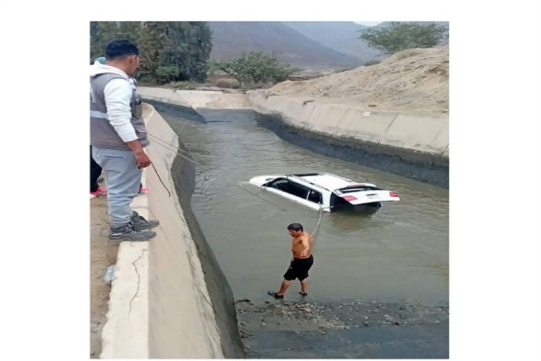 Áncash: camioneta cae a canal principal de Chinecas y sus dos ocupantes logran sobrevivir