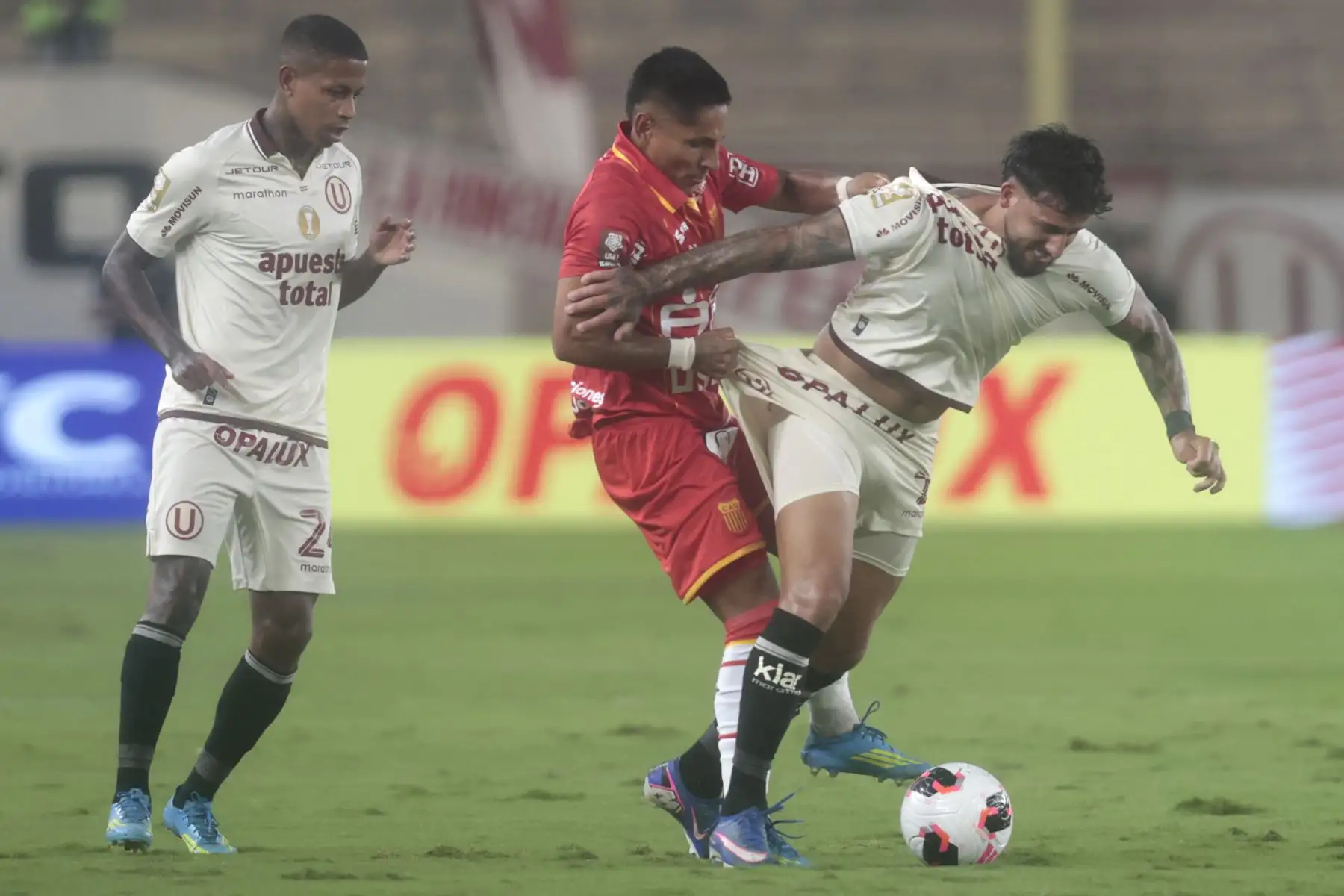 Universitario perdió 1-0 de local ante Atlético Grau de Piura por el Torneo Apertura. El gol norteño fue anotado por Raul Ruidíaz. Foto: ANDINA/Vidal Tarqui