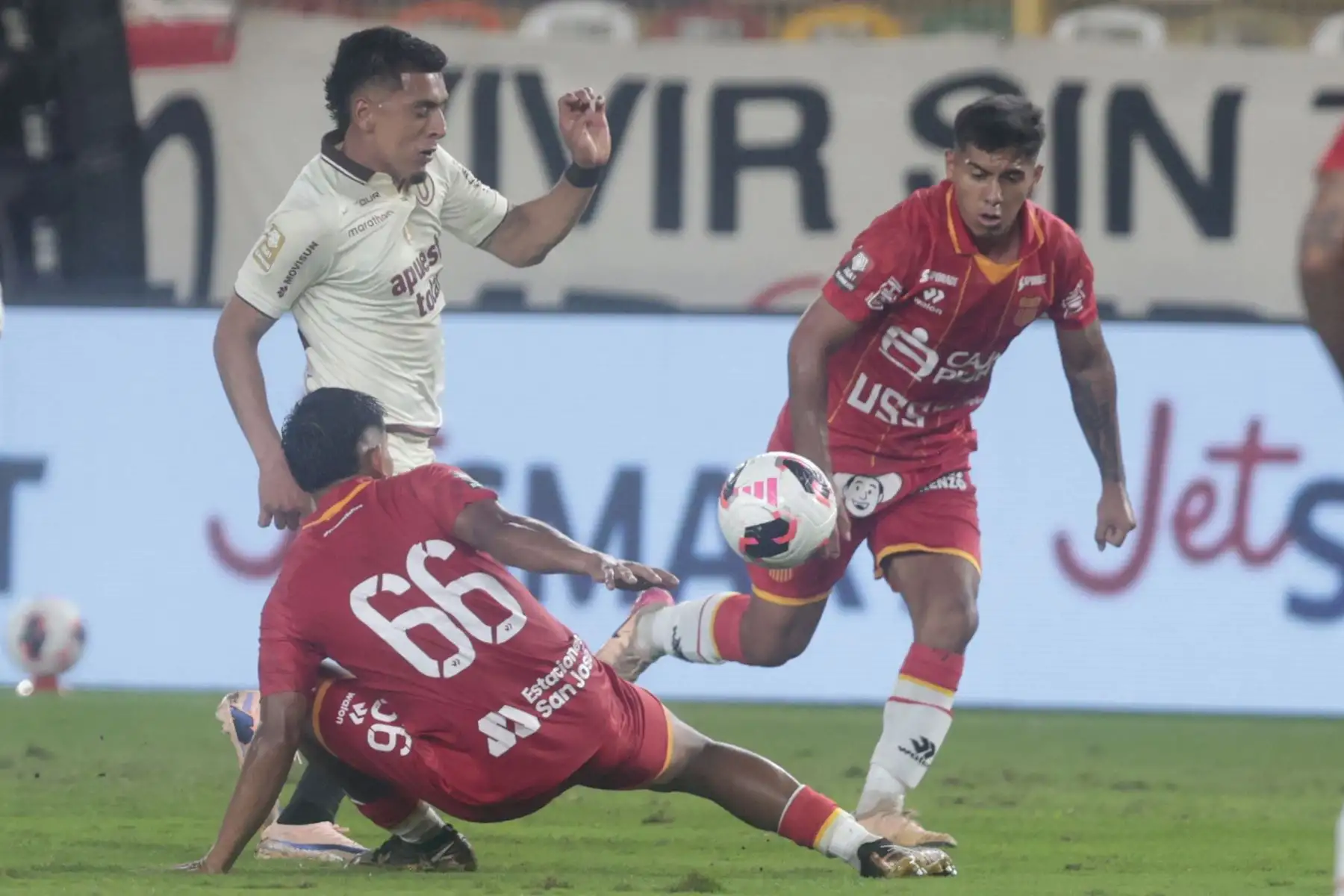 Universitario perdió 1-0 de local ante Atlético Grau de Piura por el Torneo Apertura. El gol norteño fue anotado por Raul Ruidíaz. Foto: ANDINA/Vidal Tarqui