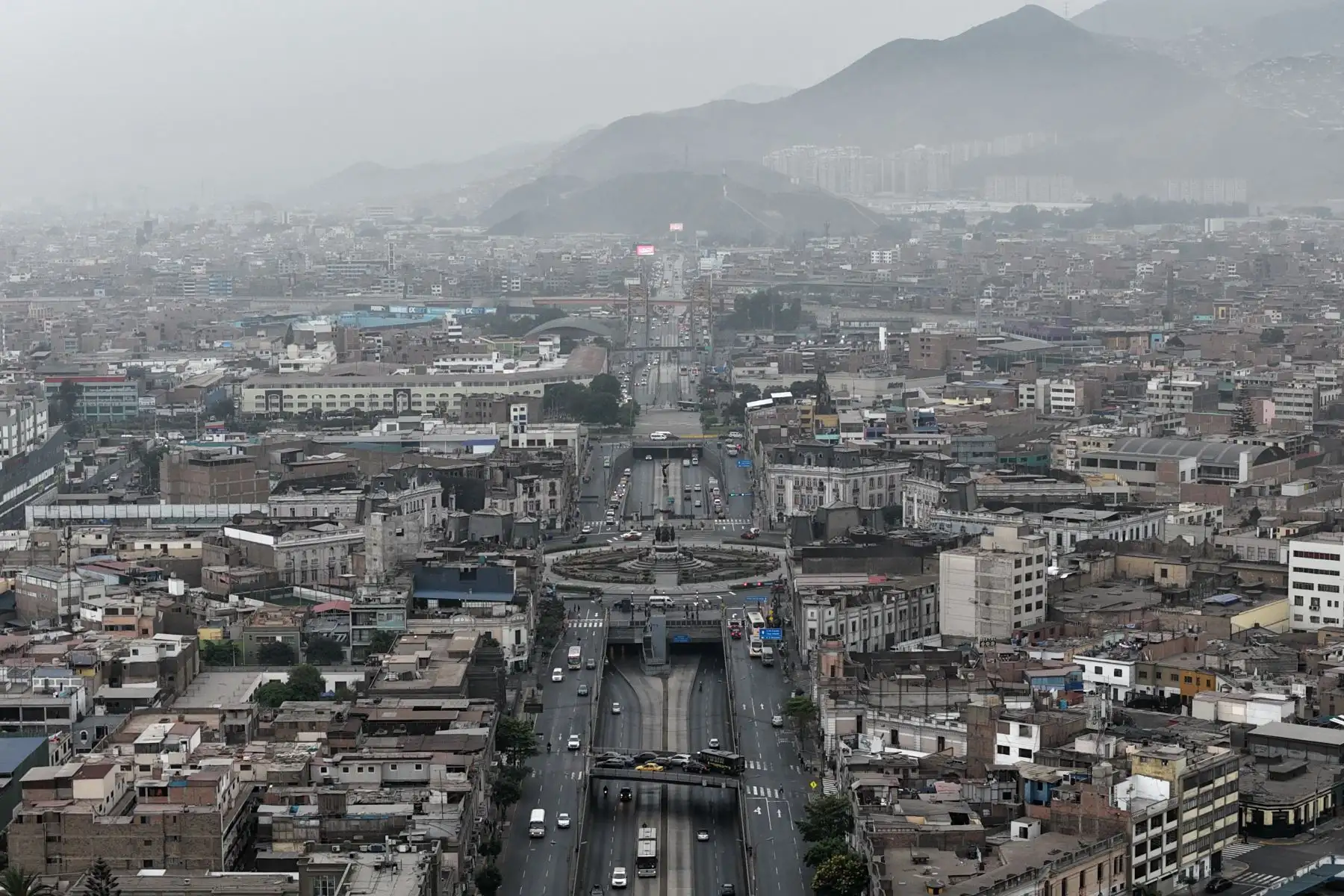 Lima amaneció con densa neblina y un poco de humedad el sábado 16 de mayo de 2026, en plena temporada de otoño. Tal como informó el Senamhi, la temperatura mínima en la capital para los siguientes días estará entre 18º y 19º grados centígrados. Foto: ANDINA/Daniel Bracamonte