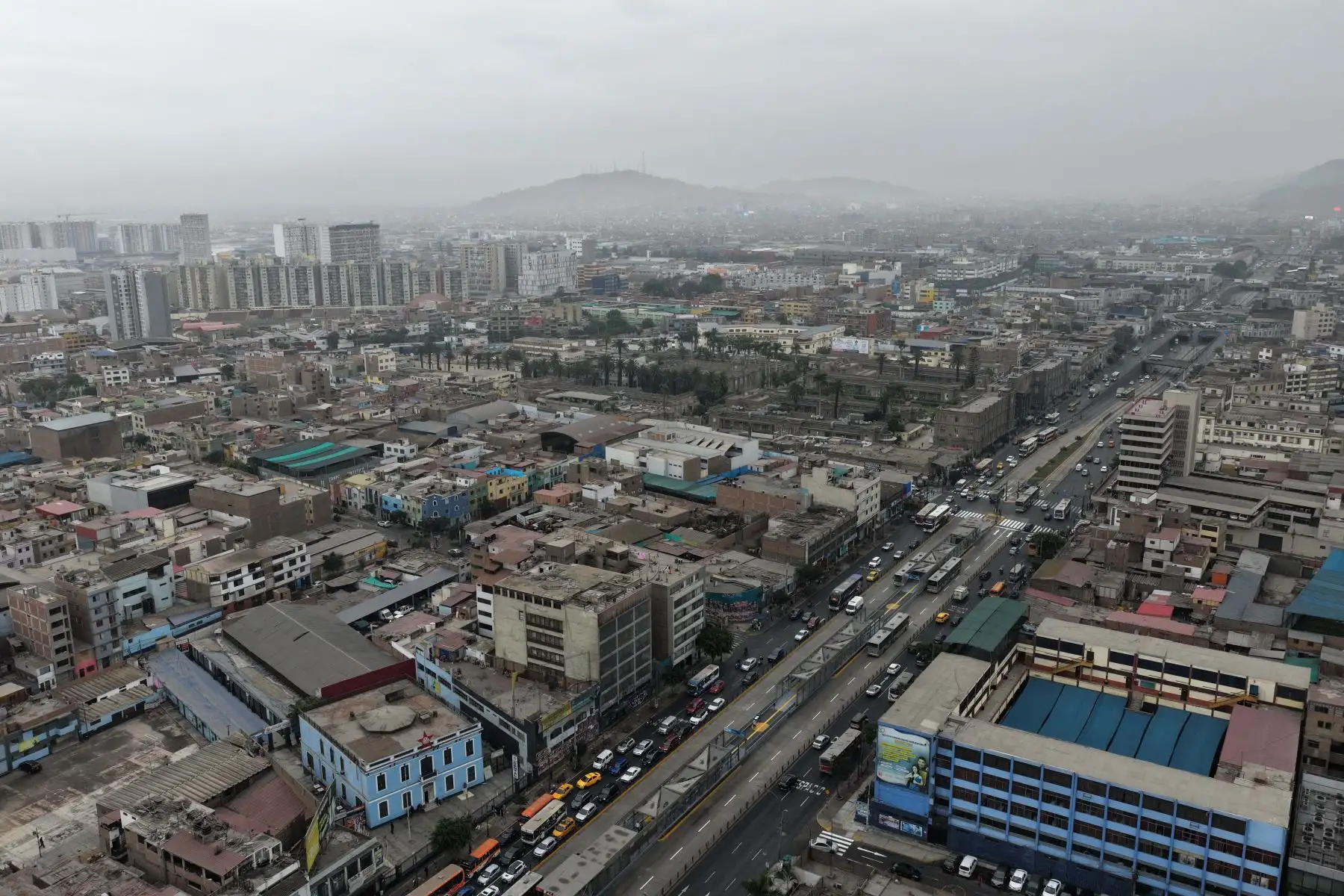 Lima amaneció con densa neblina y un poco de humedad el sábado 16 de mayo de 2026, en plena temporada de otoño. Tal como informó el Senamhi, la temperatura mínima en la capital para los siguientes días estará entre 18º y 19º grados centígrados. Foto: ANDINA/Daniel Bracamonte