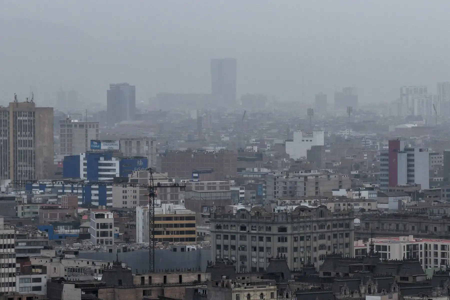 Lima amaneció con densa neblina y un poco de humedad el sábado 16 de mayo de 2026, en plena temporada de otoño. Tal como informó el Senamhi, la temperatura mínima en la capital para los siguientes días estará entre 18º y 19º grados centígrados. Foto: ANDINA/Daniel Bracamonte